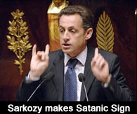 Sarkozy flashes satanic handsign