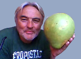 FRanz Erdl holding Pomelo fruit